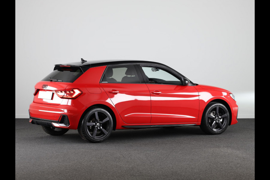 Audi A1 Sportback 35 TFSI S edition Optiekpakket zwart plus, parkeerhulp plus, automatische 2 zone airco