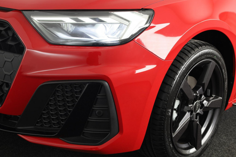 Audi A1 Sportback 35 TFSI S edition Optiekpakket zwart plus, parkeerhulp plus, automatische 2 zone airco