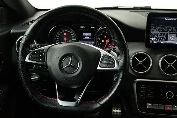 Mercedes-Benz CLA-Klasse 180 AMG Automaat (NAVIGATIE, CAMERA, PDC, STOELVERWARMING, CRUISE, NL-AUTO, GOED ONDERHOUDEN)