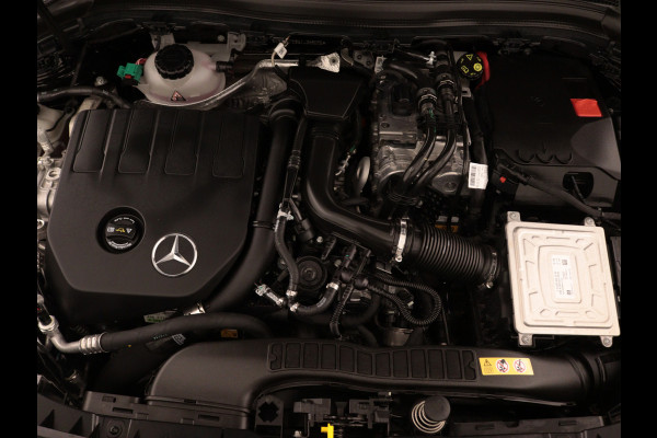 Mercedes-Benz B-Klasse 250 e AMG plug-In Hybride Limited | AMG Styling | Sfeerverlichting | Night Pakket | Neerklapbare achterbank | Licht- en zicht pakket | Inclusief 24 maanden Mercedes-Benz Certified garantie voor Europa.