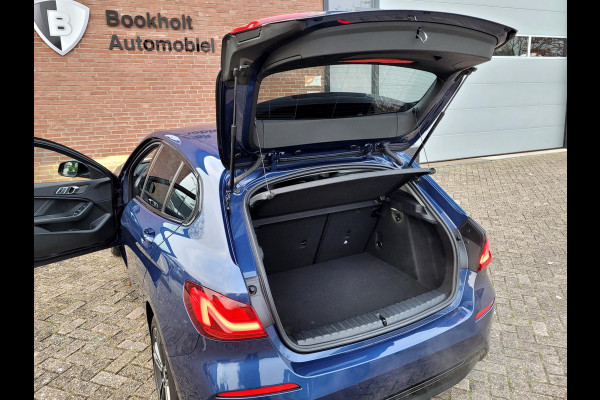 BMW 1-serie 118i Sport Line, Carplay, Virtual Cockpit, DAB (1e eig. NL-auto met NAP)