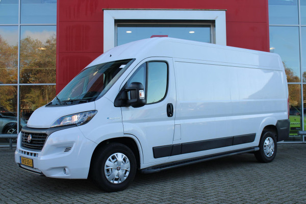 Fiat E-Ducato 3.5T L3H2 79 kWH AUTOMAAT | NAVIGATIE | CLIMATE CONTROL | PARKEERSENSOREN | ACHTERUITRIJ CAMERA | DODEHOEK DETECTIE |  LANE ASSIST | LEDER STUURWIEL | BUMPERS IN CARROSERIE KLEUR |