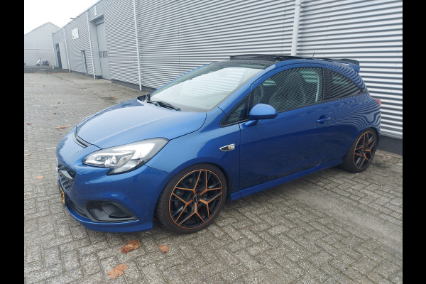 Opel Corsa 1.6 Turbo OPC Nurnberg Edit. airco,cruisecontrol,parkeersensoren achter,panoramadak,