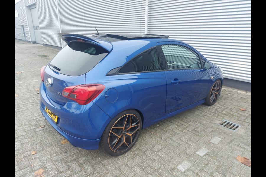 Opel Corsa 1.6 Turbo OPC Nurnberg Edit. airco,cruisecontrol,parkeersensoren achter,panoramadak,