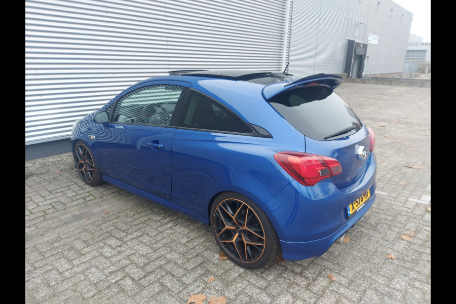 Opel Corsa 1.6 Turbo OPC Nurnberg Edit. airco,cruisecontrol,parkeersensoren achter,panoramadak,