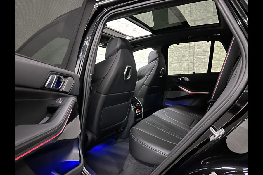 BMW X5 xDrive50e M-Performance Seats | M-Sport Pro | 360 View | ACC | Panorama | Soft-Close | Carbon | Ambiente Geur & verlichting | Head-Up | Stoelventilatie | Memory | Drive-Recorder | Harman-Kardon | 22'' | Laser-LED | Zonwering | Iconic-Glow | 4-Zone Clima | Trekhaak | Keyless-Entry | Leder-Pakket | ISO-Glas | Luchtvering | Draadloos laden | Carplay |