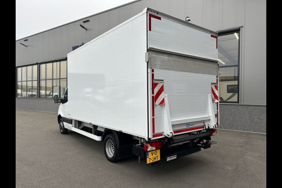 Mercedes-Benz Sprinter 516 CDI Bakwagen / 1000KG Laadklep / Zijdeur / MBUX / Camera / Carplay navigatie / Airco