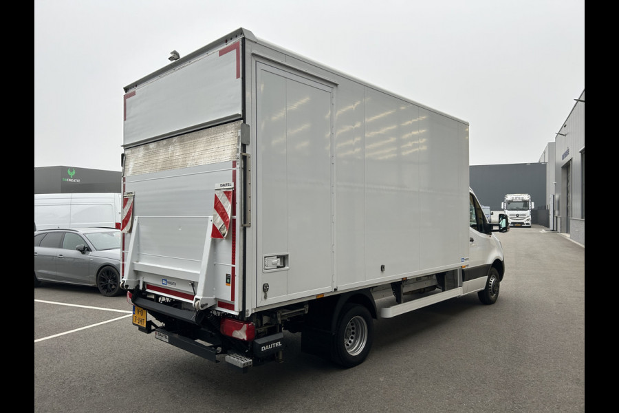 Mercedes-Benz Sprinter 516 CDI Bakwagen / 1000KG Laadklep / Zijdeur / MBUX / Camera / Carplay navigatie / Airco