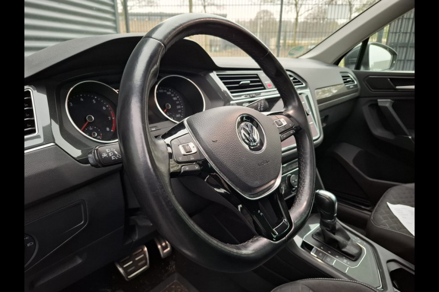 Volkswagen Tiguan 1.4 TSI ACT Business R Automaat | Panodak | Adaptive Cruise | Navigatie | L.M. 18" | Climate Control | Cruise Control | Stoelverwarming |