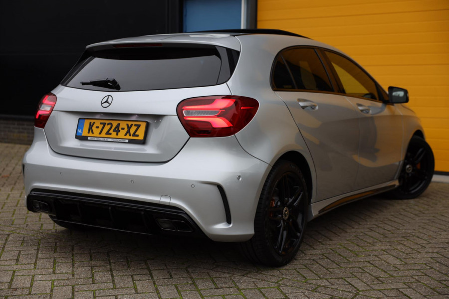 Mercedes-Benz A-Klasse 200 AMG Pakket / Aut / 156 PK / Open Panoramadak / Cruise Control / Navi / Ecc / Elek Pakket / Led / Pdc