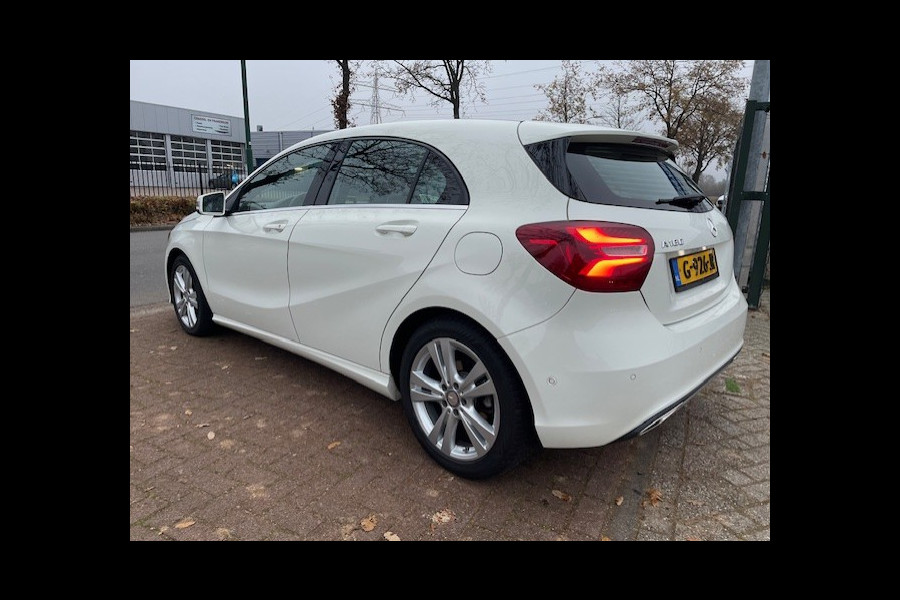 Mercedes-Benz A-Klasse 180 Ambition Automaat 104.000km Airco,Cruisecontrol,Navigatie