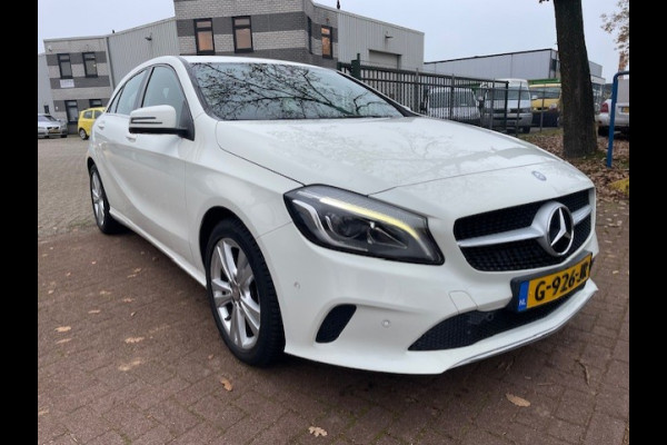 Mercedes-Benz A-Klasse 180 Ambition Automaat 104.000km Airco,Cruisecontrol,Navigatie