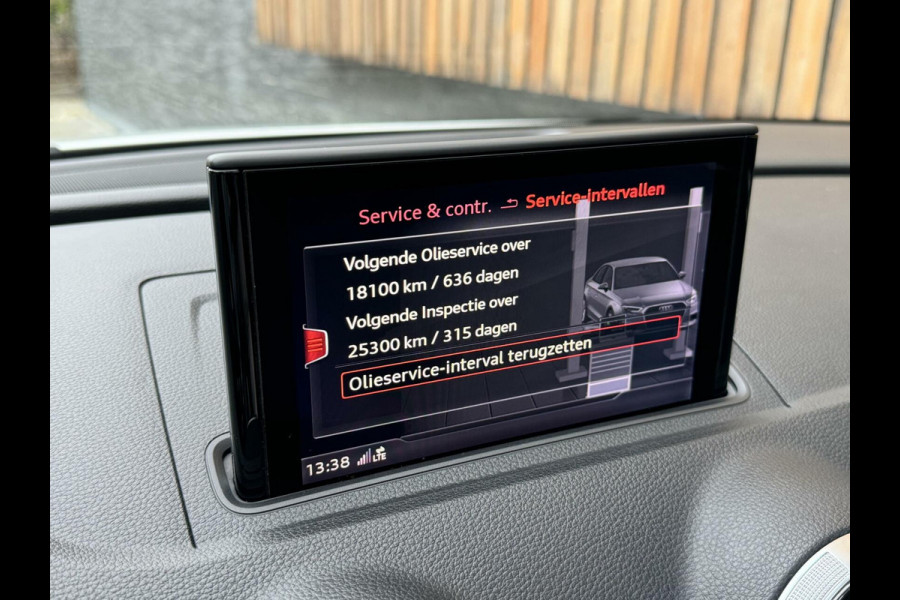 Audi A3 Limousine 1.0 TFSI S-line Automaat | Panoramadak | Apple CarPlay | Navigatie MMI+ | Climate control | LED verlichting | Cruise c