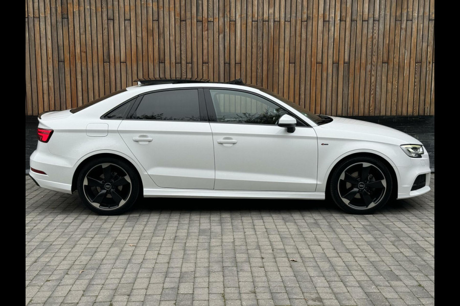 Audi A3 Limousine 1.0 TFSI S-line Automaat | Panoramadak | Apple CarPlay | Navigatie MMI+ | Climate control | LED verlichting | Cruise c