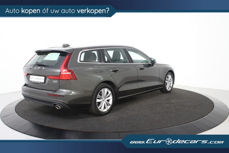 Volvo V60 2.0 D3 Momentum *1e eigenaar*Navigatie*Stoelverwarming*Trekhaak*Carplay