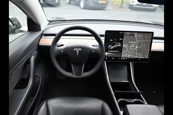 Tesla Model 3 Standard RWD Plus 60 kWh Autopilot Trekhaak DAB Auto Airco