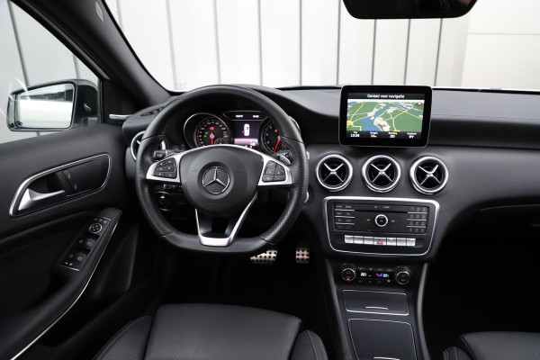 Mercedes-Benz A-Klasse 180 AMG Aut7 122PK | Pano | Sfeerverlichting | Keyles-go | Harman/kardon | Clima | Leder | Stoelverw. | Led | 2017.