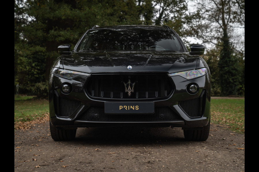 Maserati Levante 3.8 V8 Trofeo 580pk | Luchtvering | Veel carbon | Bowers & Wilkins | Panoramadak