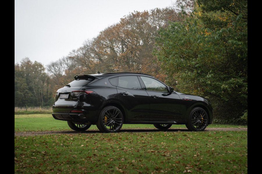 Maserati Levante 3.8 V8 Trofeo 580pk | Luchtvering | Veel carbon | Bowers & Wilkins | Panoramadak