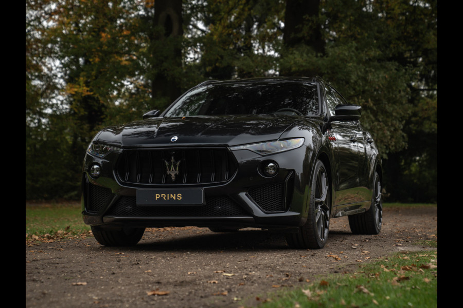 Maserati Levante 3.8 V8 Trofeo 580pk | Luchtvering | Veel carbon | Bowers & Wilkins | Panoramadak