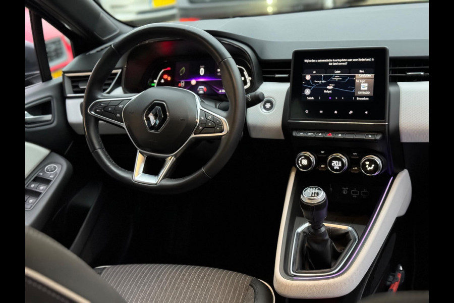 Renault Clio 1.0 TCe Intens 2022 Grijs NAVI CLIMA BTW 1e Eig