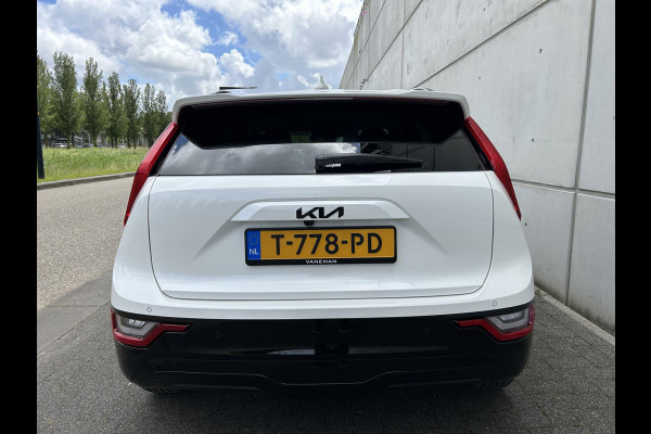 Kia Niro EV ExecutiveLine 64.8 kWh Automaat | BLACK PACK | Schuif/kanteldak | Harman & Kardon | Elektrisch verstelbare voorstoelen | Camera |