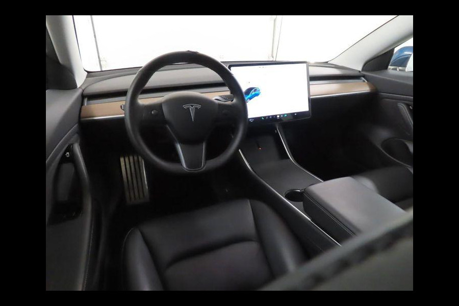 Tesla Model 3 Long Range AWD 75 kWh 346 pk | Leder | Panorama dak | Camera | PDC VA | Navigatie | Stoelverwarming |LED 18"LM Velgen