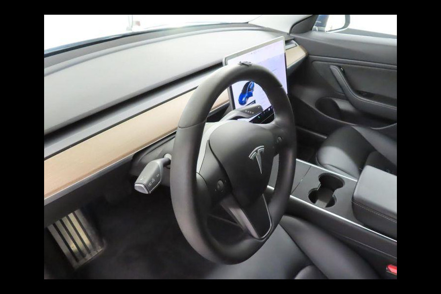 Tesla Model 3 Long Range AWD 75 kWh 346 pk | Leder | Panorama dak | Camera | PDC VA | Navigatie | Stoelverwarming |LED 18"LM Velgen