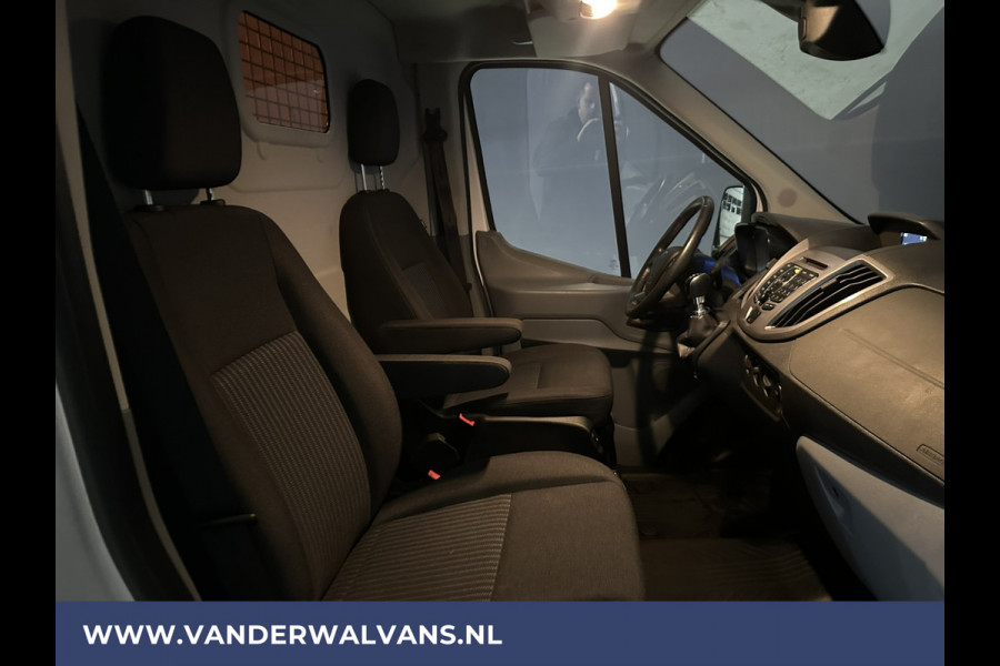 Ford Transit 2.0 TDCI 131pk L3H3 Euro6 Airco | Camera | Cruisecontrol | 2800kg Trekhaak Verwarmde voorruit, Stoelverwarming, Elektrisch verstelbare bestuurdersstoel