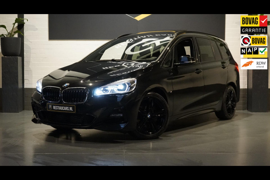 BMW 2 Serie Gran Tourer 220i 7p. M Sport AUTOMAAT-ACC-ALCANTARA-CAMERA-CLIMA-HEAD UP-KEYLESS-NAVI-PANO-WINTER-Etc.