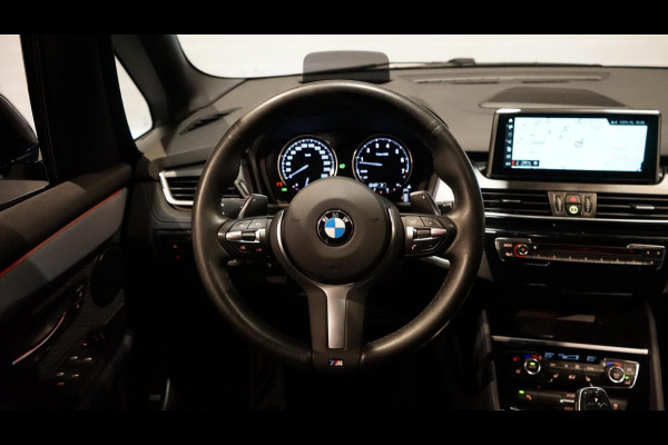 BMW 2 Serie Gran Tourer 220i 7p. M Sport AUTOMAAT-ACC-ALCANTARA-CAMERA-CLIMA-HEAD UP-KEYLESS-NAVI-PANO-WINTER-Etc.