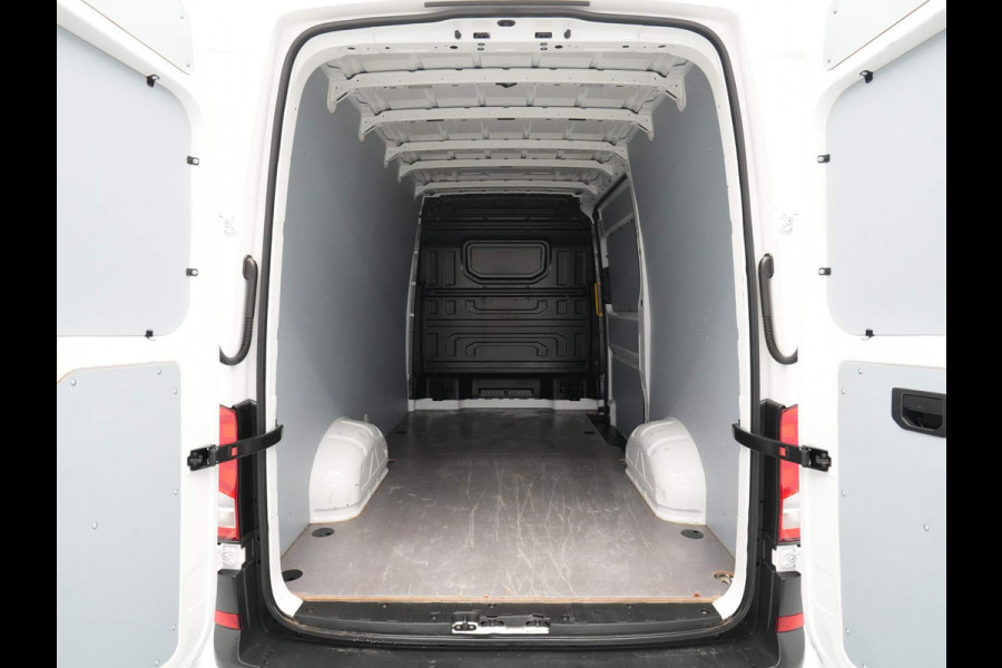 Volkswagen Crafter 30 2.0 TDI 102pk L3H3 Navigatie Airco Bijrijdersbank