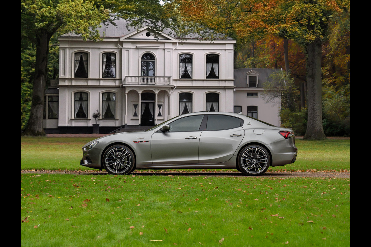 Maserati Ghibli Trofeo V8 580pk | Pano-dak | Veel carbon! | Stoelventilatie | Bowers & Wilkins | 360 cam