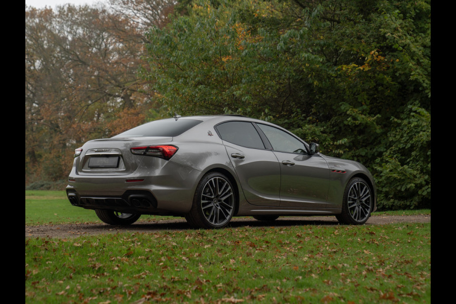 Maserati Ghibli Trofeo V8 580pk | Pano-dak | Veel carbon! | Stoelventilatie | Bowers & Wilkins | 360 cam