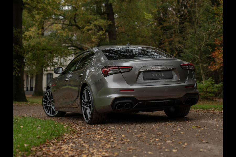 Maserati Ghibli Trofeo V8 580pk | Pano-dak | Veel carbon! | Stoelventilatie | Bowers & Wilkins | 360 cam