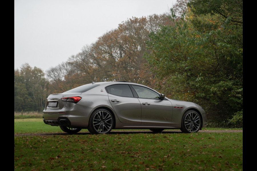 Maserati Ghibli Trofeo V8 580pk | Pano-dak | Veel carbon! | Stoelventilatie | Bowers & Wilkins | 360 cam