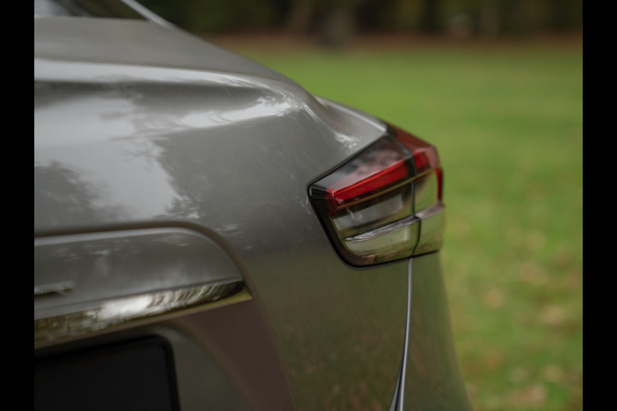 Maserati Ghibli Trofeo V8 580pk | Pano-dak | Veel carbon! | Stoelventilatie | Bowers & Wilkins | 360 cam