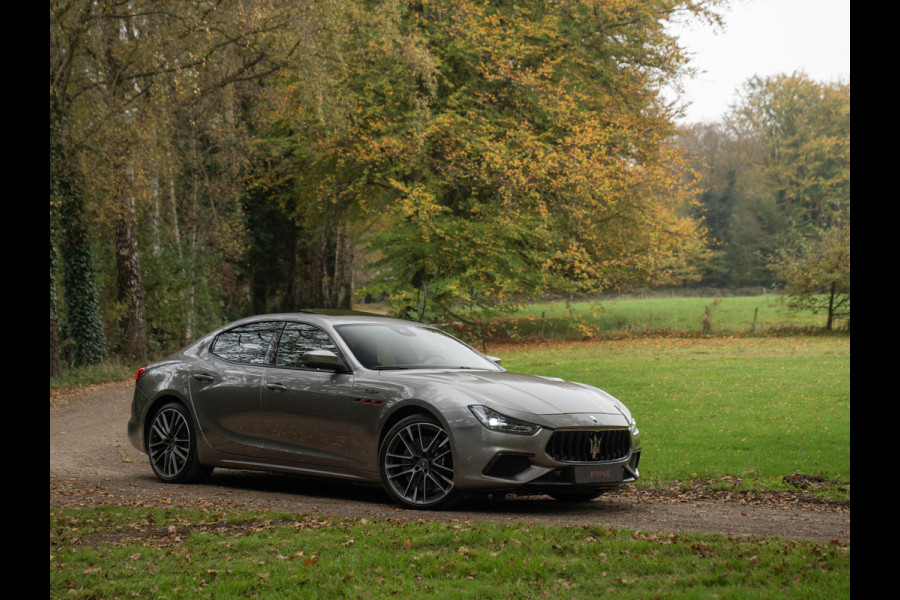 Maserati Ghibli Trofeo V8 580pk | Pano-dak | Veel carbon! | Stoelventilatie | Bowers & Wilkins | 360 cam