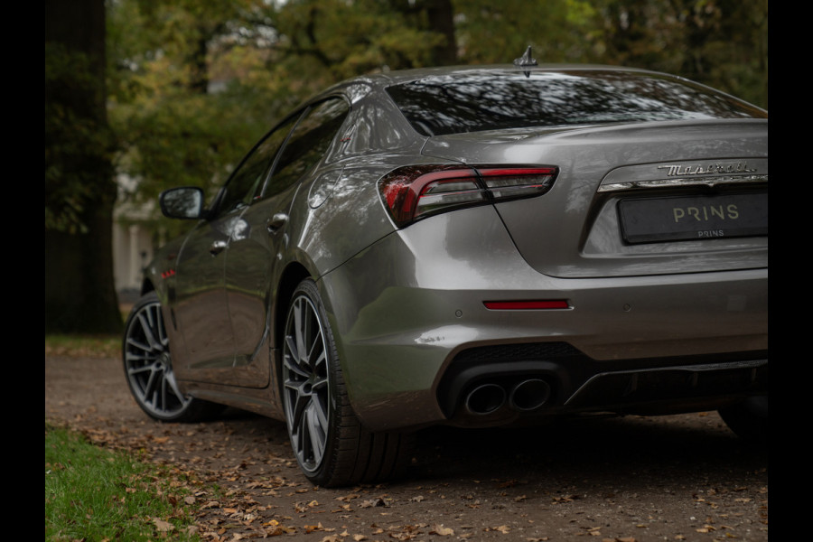 Maserati Ghibli Trofeo V8 580pk | Pano-dak | Veel carbon! | Stoelventilatie | Bowers & Wilkins | 360 cam