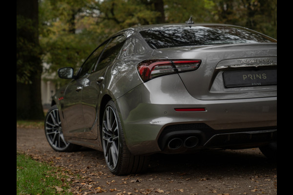 Maserati Ghibli Trofeo V8 580pk | Pano-dak | Veel carbon! | Stoelventilatie | Bowers & Wilkins | 360 cam