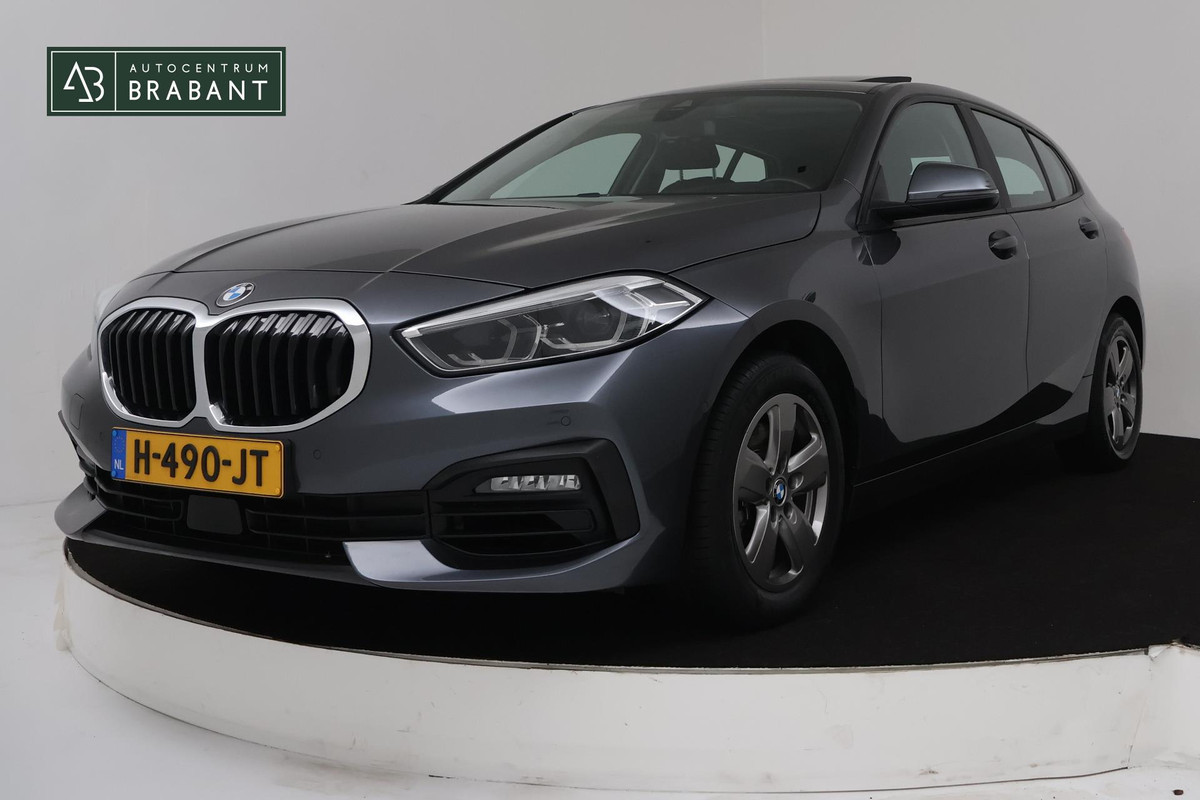 BMW 1-serie 118i Executive Edition Automaat (PANORAMADAK, NAVIGATIE, CAMERA, PDC, CRUISE, SFEERV, NL-AUTO, DEALER ONDERHOUDEN)