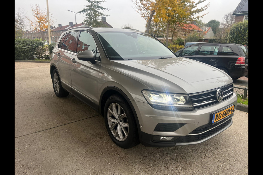 Volkswagen Tiguan 1.4 TSI ACT Highline DSG AUTOMAAT-PANO-CAMERA