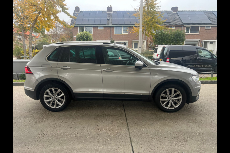 Volkswagen Tiguan 1.4 TSI ACT Highline DSG AUTOMAAT-PANO-CAMERA