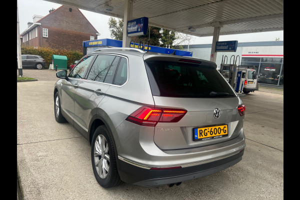 Volkswagen Tiguan 1.4 TSI ACT Highline DSG AUTOMAAT-PANO-CAMERA