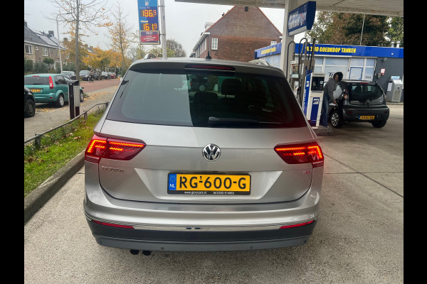 Volkswagen Tiguan 1.4 TSI ACT Highline DSG AUTOMAAT-PANO-CAMERA