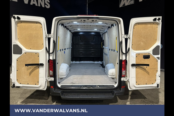 Volkswagen Crafter 2.0 TDI 141pk L3H2 L2H1 Euro6 Airco | 3000kg trekvermogen Bluetooth telefoonvoorbereiding