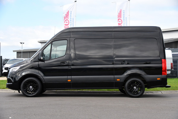 Mercedes-Benz Sprinter 317 1.9 CDI L2H2 RWD Black Edition Camera, LED, Carplay, 2 x Schuifdeur, Stoelverwarming, Automaat, 170PK, Trekhaak, Multimedia, UNIEK!