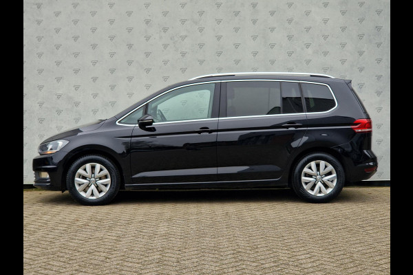 Volkswagen Touran 1.2 TSI Highline | 7 Persoons | Camera | Clima | Navi | PDC | Pano | Trekhaak | DAB |