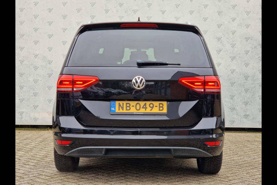 Volkswagen Touran 1.2 TSI Highline | 7 Persoons | Camera | Clima | Navi | PDC | Pano | Trekhaak | DAB |