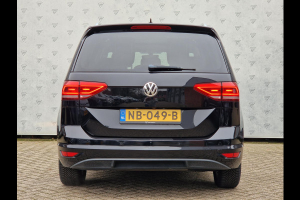 Volkswagen Touran 1.2 TSI Highline | 7 Persoons | Camera | Clima | Navi | PDC | Pano | Trekhaak | DAB |